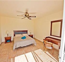 4 Bedroom Villa with Pool in Costa Teguise, Sleeps 8-10